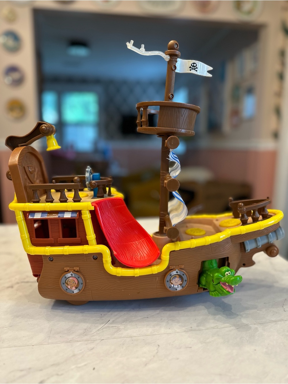 Disney vintage Jake and the Never Land Pirate Ship Boat Toy alligator brown
